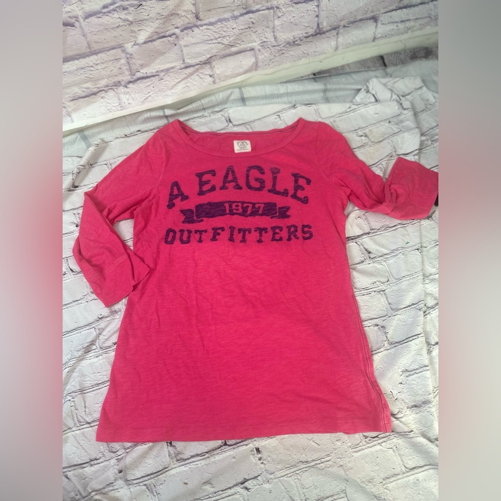 American‎ Eagle Outfitters Vintage 1977 Graphic Tee Pink XL 3/4 Sleeve Slim Fit